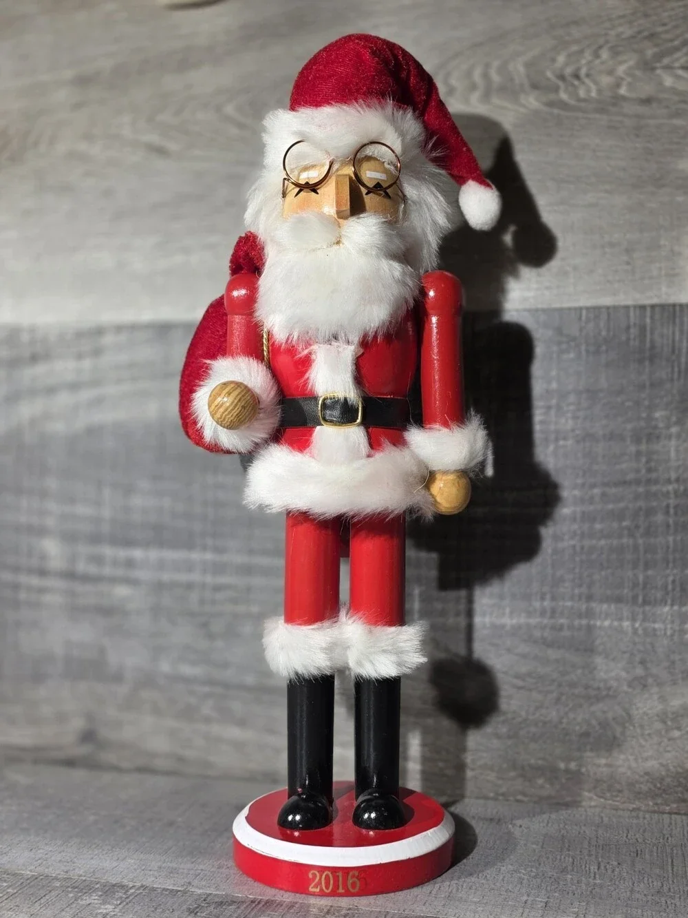 14” Wooden Santa Nutcracker With Bag Of Presents And Glasses Christmas b326